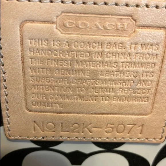 Coach Vintage Legacy Hampton Tote Bag. See pics for callouts. - Picture 4 of 7